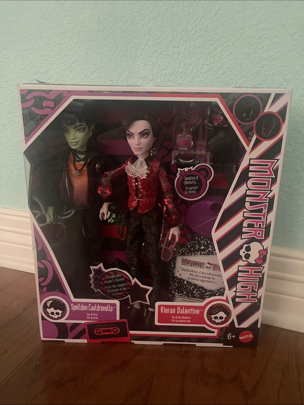 monster high Kieran Valentine Outfit - Red, Black, Purple